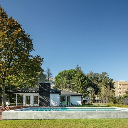 70'S Wood House Hotel Maia  Bagian luar foto