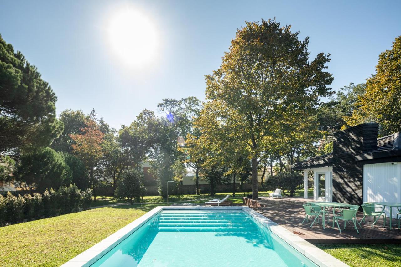 70'S Wood House Hotel Maia  Bagian luar foto