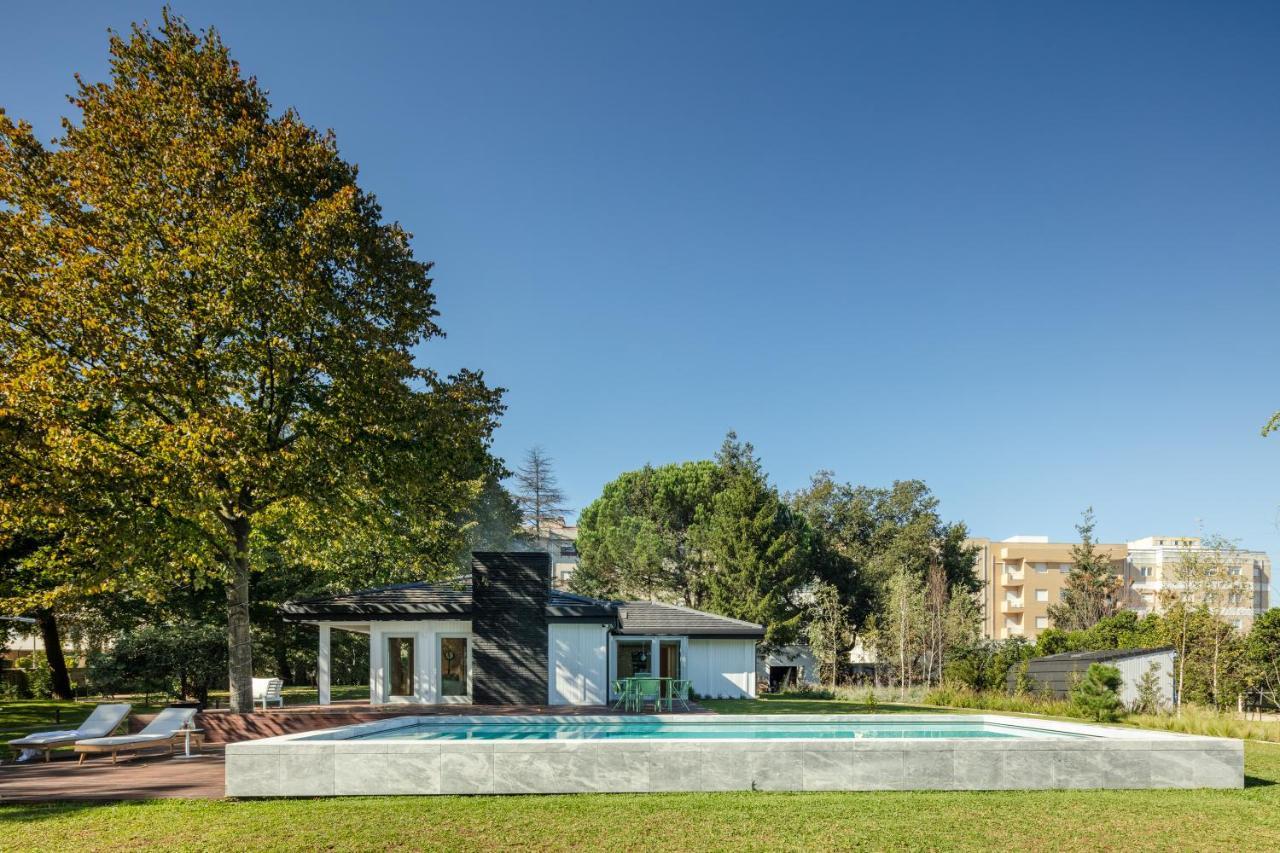 70'S Wood House Hotel Maia  Bagian luar foto