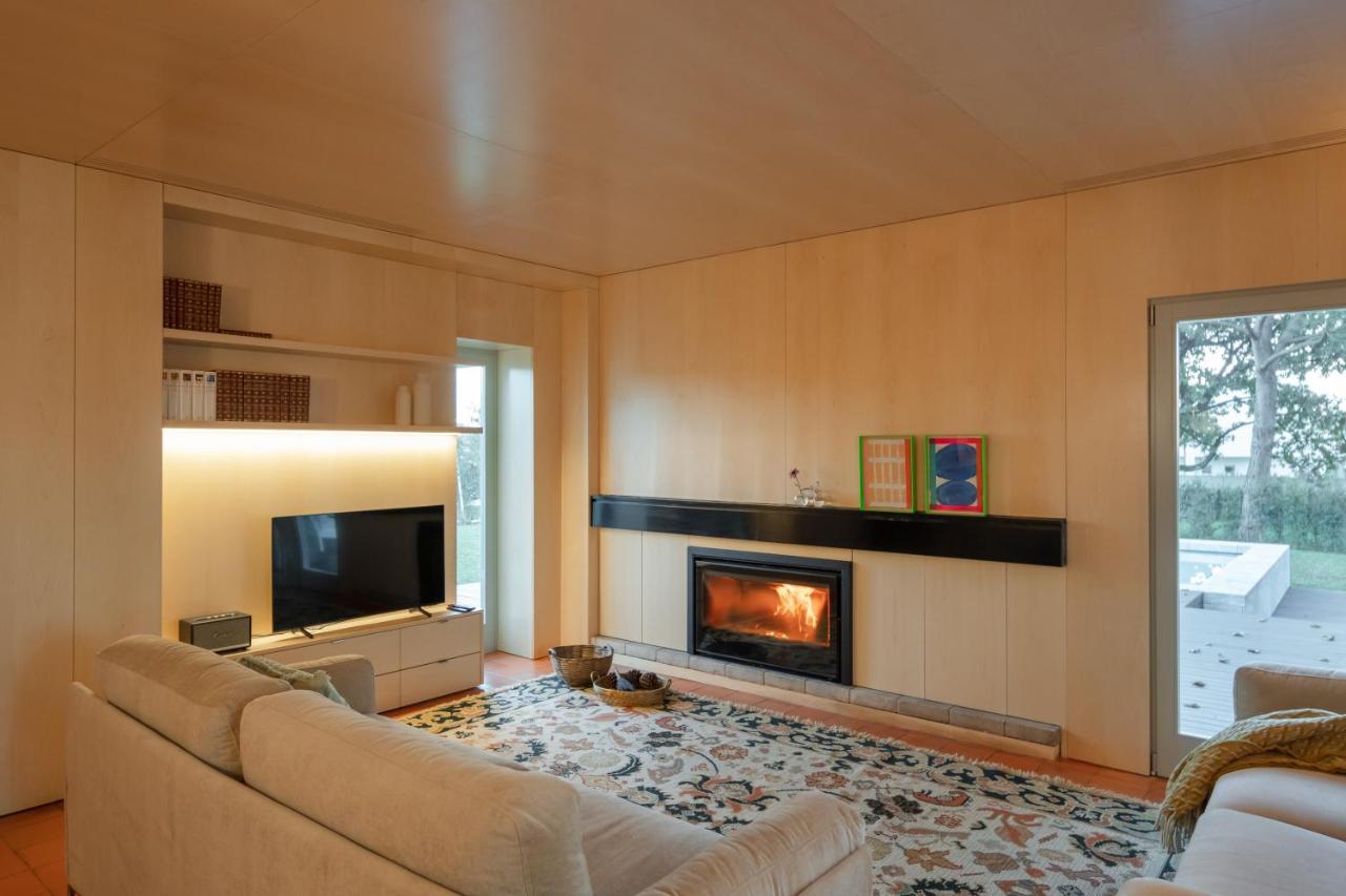 70'S Wood House Hotel Maia  Bagian luar foto