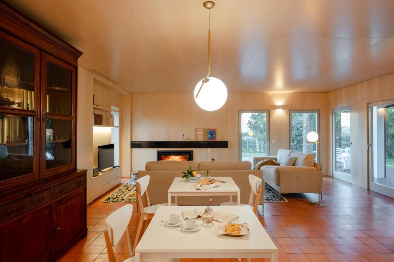 70'S Wood House Hotel Maia  Bagian luar foto